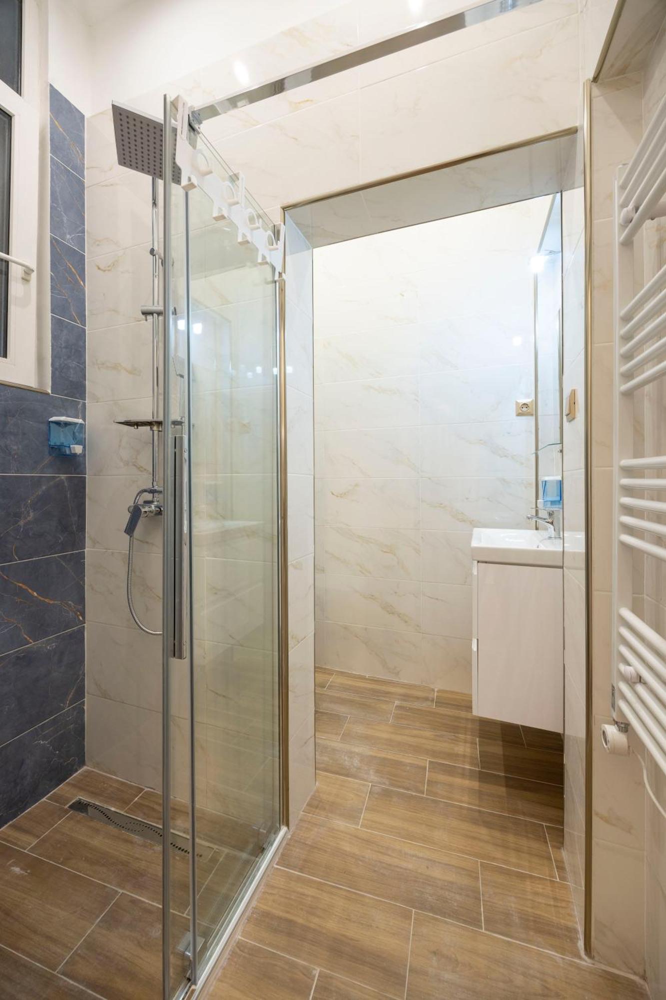 Exclusive Downtown Quentin Residence By Prestige Homes Budapest Kültér fotó