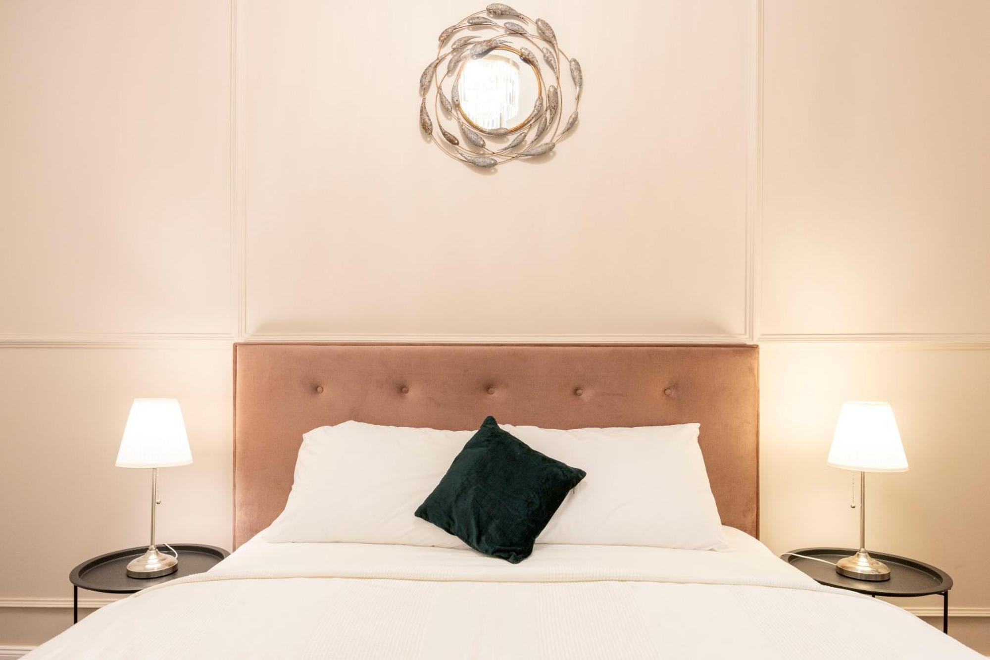 Exclusive Downtown Quentin Residence By Prestige Homes Budapest Kültér fotó
