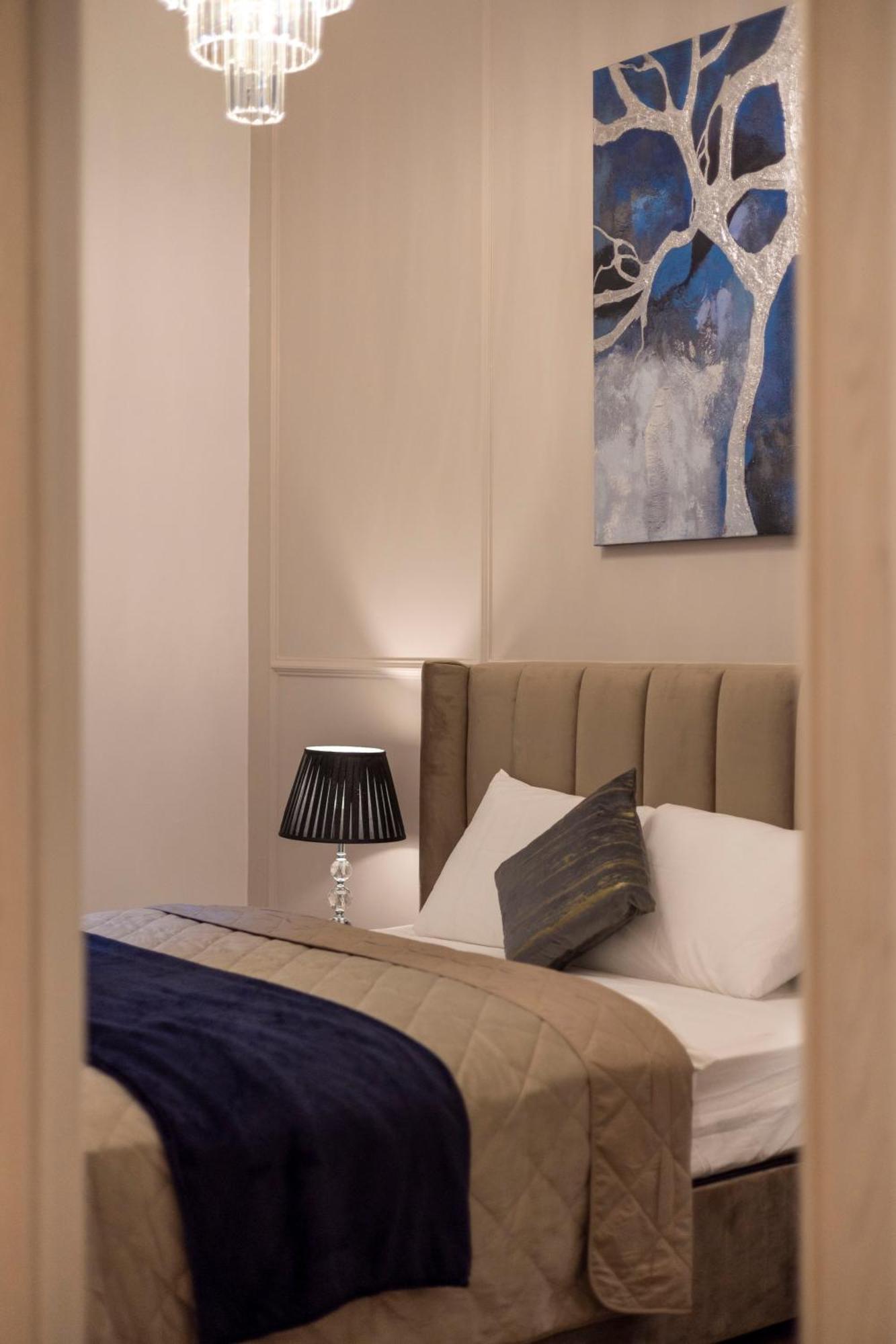 Exclusive Downtown Quentin Residence By Prestige Homes Budapest Kültér fotó